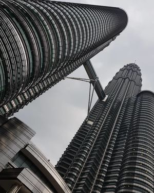 80 Ringgits and 10 Hours - Say Hello to the Petronas Towers, Malaysia