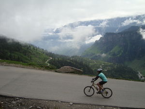 Cycling trip to Khardung La