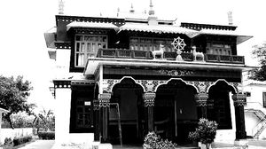 Buddhist Temple Road 1/2 by Tripoto