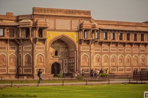 5 Must Visit Spots to Visit at Agra Red Fort
