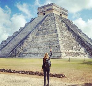 After Being Diagnosed With Cancer, This Woman Visited 7 Wonders Of The World In Just 13 Days