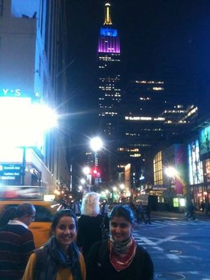 2 Girls storming New York