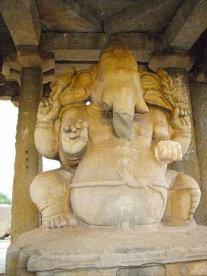 Sasivekalu Ganesha Temple 1/6 by Tripoto
