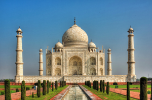 These Brutally Honest Photos of India Show The Difference Between Travel Expectations & Reality