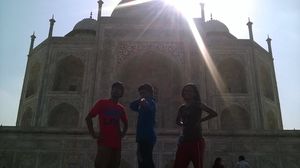 Taj Mahal 1/23 by Tripoto