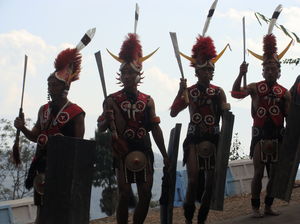 Of feathers, neck pieces and dancing hills