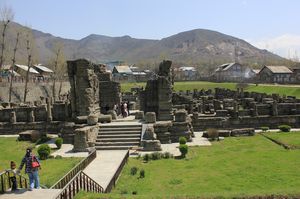 Avantiswami Temple Ruins 1/2 by Tripoto