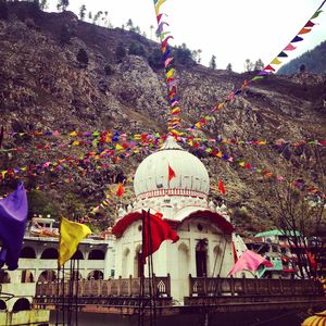 Khirganga. Trek through apple blossoms, waterfalls and hot spring heaven