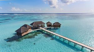 This is what it's like to dine underwater in the Maldives