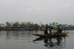 Enjoy the serenity of Dal Lake-Srinagar. Chupke se sun, is pal ki dhun