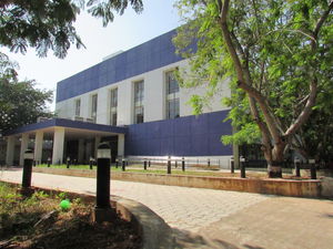 Library annexe 1/2 by Tripoto