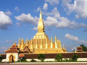 Pha That Luang 1/1 by Tripoto