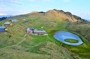 A Perfect Weekend Trek to Parashar Lake