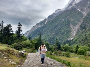 Hemkund Sahib-Shivering in Summers