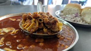 Misal Pav Best Misal Pav In Mumbai Read About Famous Misal Pav On Tripoto Sindhupark, near vijay sales, opposite rohan honda, pimpale saudagar contact : misal pav best misal pav in mumbai