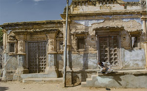 Want To See Local Art Forms In Kutch? Try Nirona Village