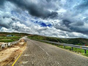5 Reasons Why You Need To Pack Your Bags NOW and head out to Shillong !