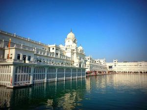 Planning a Trip to Amritsar in 1K only/-