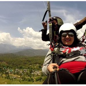 Paragliding at Birbilling