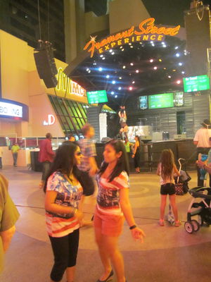 Fremont Street 1/4 by Tripoto