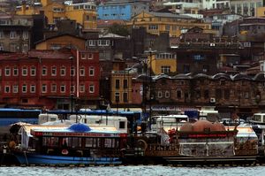 Eminonu Pier 1/6 by Tripoto