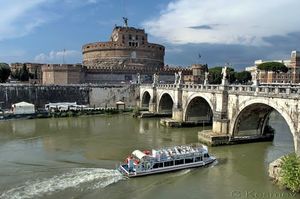 Castel Sant'Angelo 1/7 by Tripoto