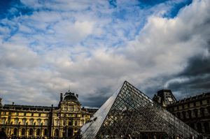 Louvre Museum 1/5 by Tripoto