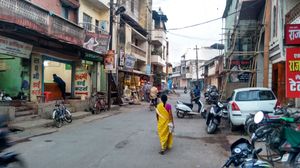 1 Day @ The Kosa Capital Of India - Bilaspur