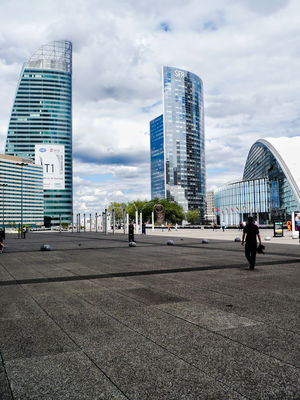 La Defense 1/6 by Tripoto