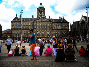 Dam Square 1/15 by Tripoto