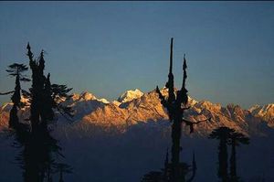 Maenam hills, a break away to the Himalayas!