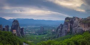 Meteora 1/undefined by Tripoto