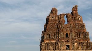 Hampi:A pause at the city of ruins