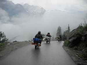 Bike ride to the Highest Motor-able Road In the World "KHARDUNG-LA"