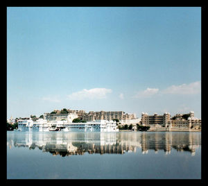 Taj Lake Palace 1/44 by Tripoto