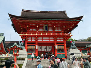 Fushimi Inari Taisha 1/3 by Tripoto