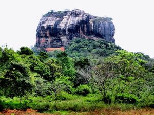 Sigiriya Rock Fortress 1/14 by Tripoto
