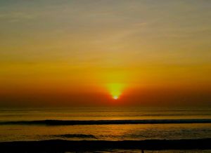 Backpacking Bali : Mega Clubs Beaches Parties and a lot Of KupuKupu Malam