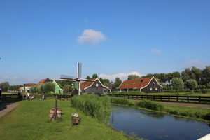Where wind creates history & houses sing a thousand tales : Zaanse Schans