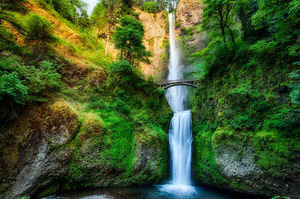 Multnomah Falls 1/4 by Tripoto