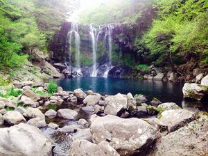 Cheonjeyeon Waterfall 1/1 by Tripoto