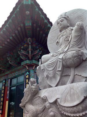 Yongduam-gil 1/1 by Tripoto