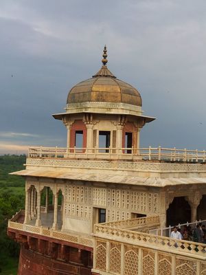 Agra beyond the Taj
