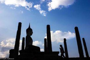 A guide to Happiness : Sukhothai