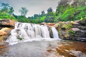 Embrace Nature : Zarwani Waterfall, Gujarat