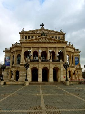 Oper Frankfurt 1/2 by Tripoto