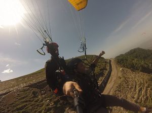 BIR BILING DIARIES: I believe I can fly !! (with a parachute)