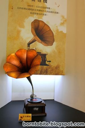 The Red House Market For Artists 