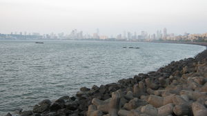 Marine Drive 1/undefined by Tripoto