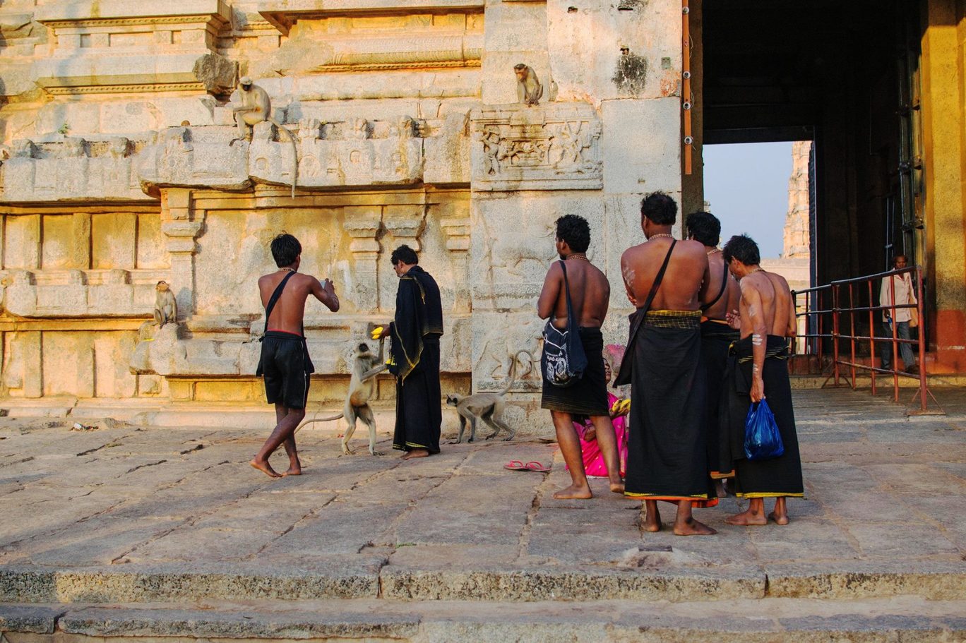 Photo of Hampi - The Remains of The Vijayanagar Empire (Photo Story) By Diptarka Gupta